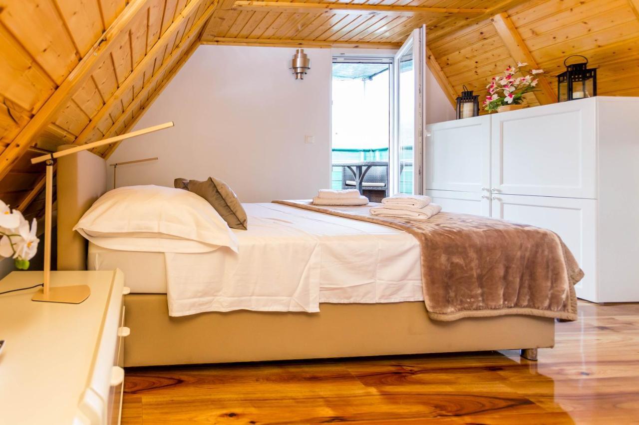 Holiday House Antique Kostanje 外观 照片