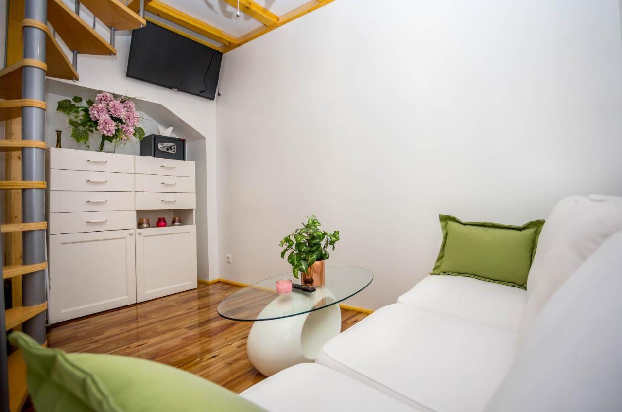 Holiday House Antique Kostanje 外观 照片
