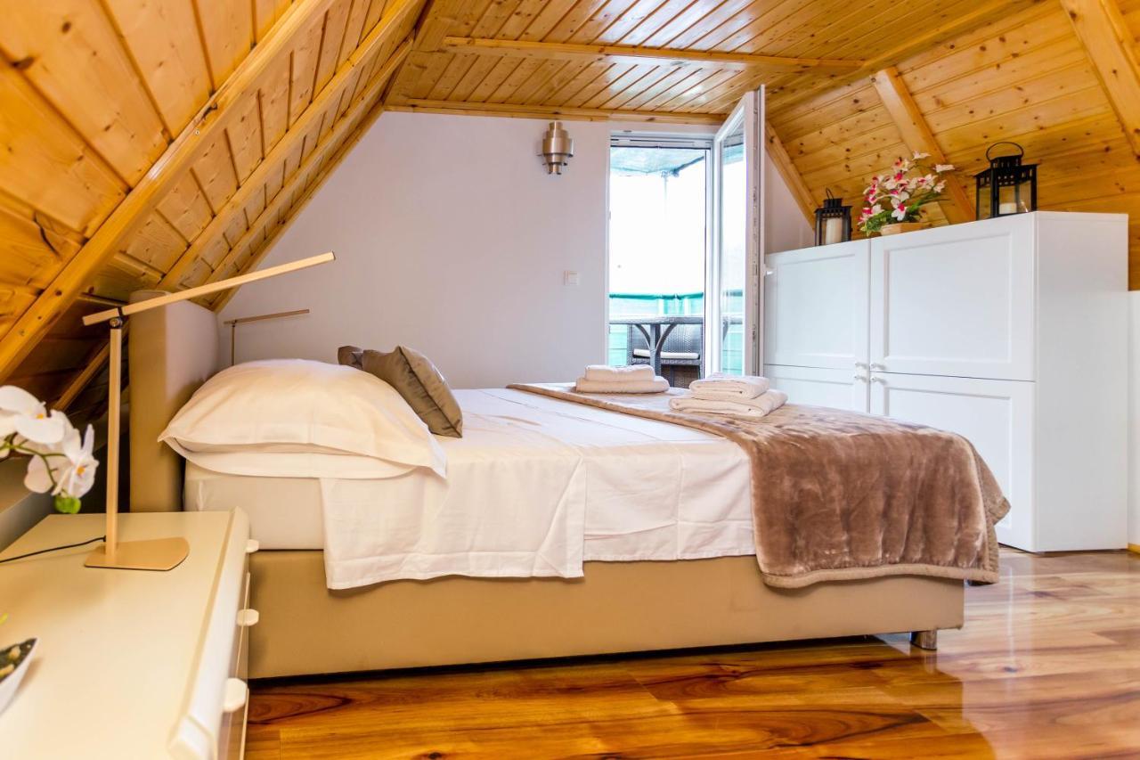 Holiday House Antique Kostanje 外观 照片